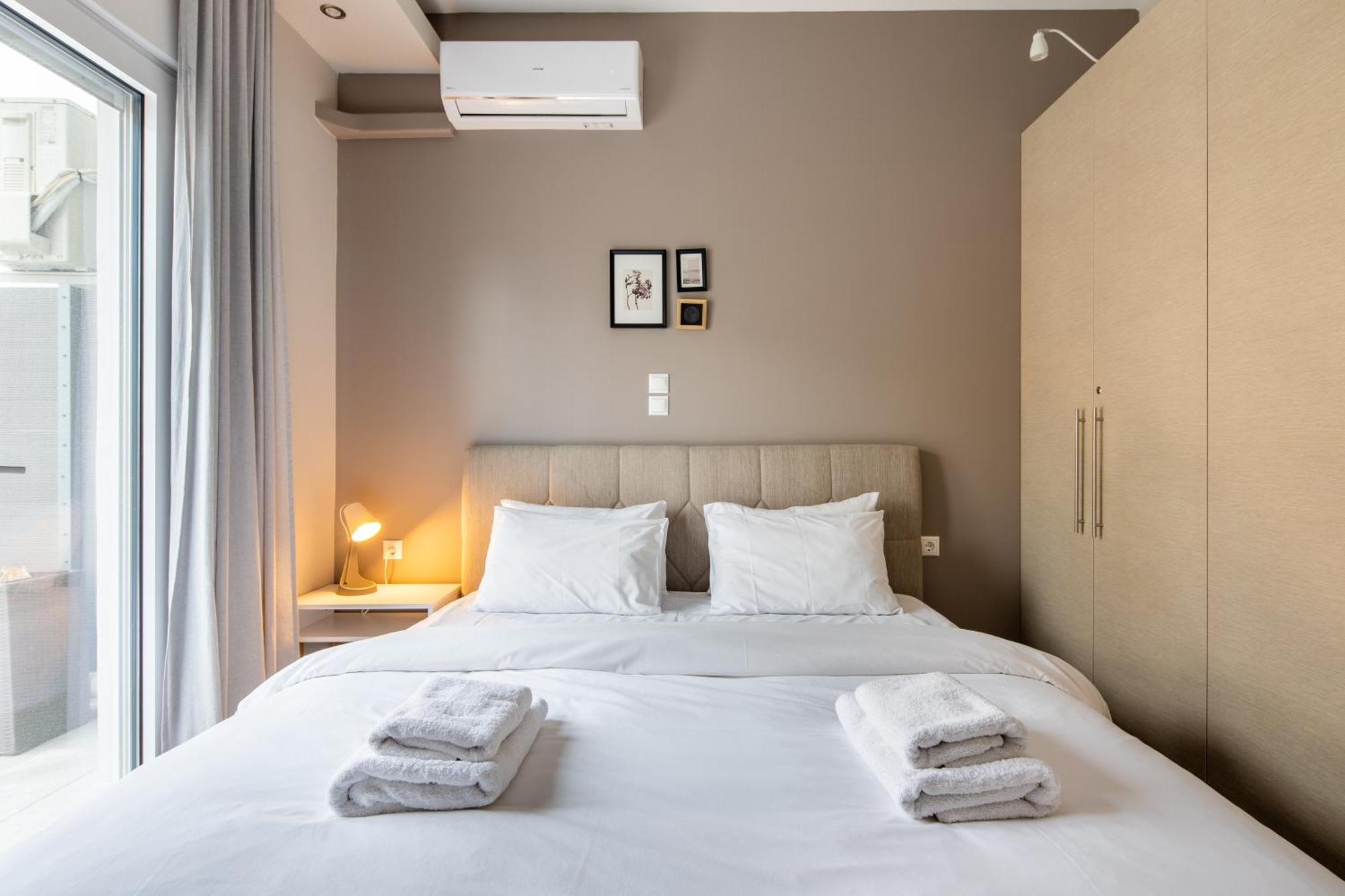 One-Bedroom Apartment Private Balcony Lycabettus view